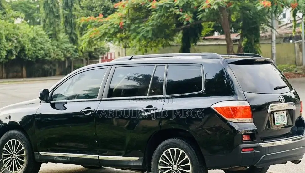 Toyota Highlander 2011 Black
