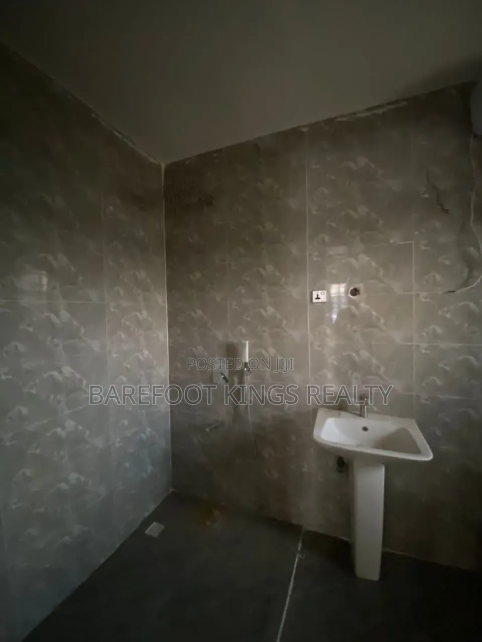 1bdrm Block of Flats in Abijo for sale
