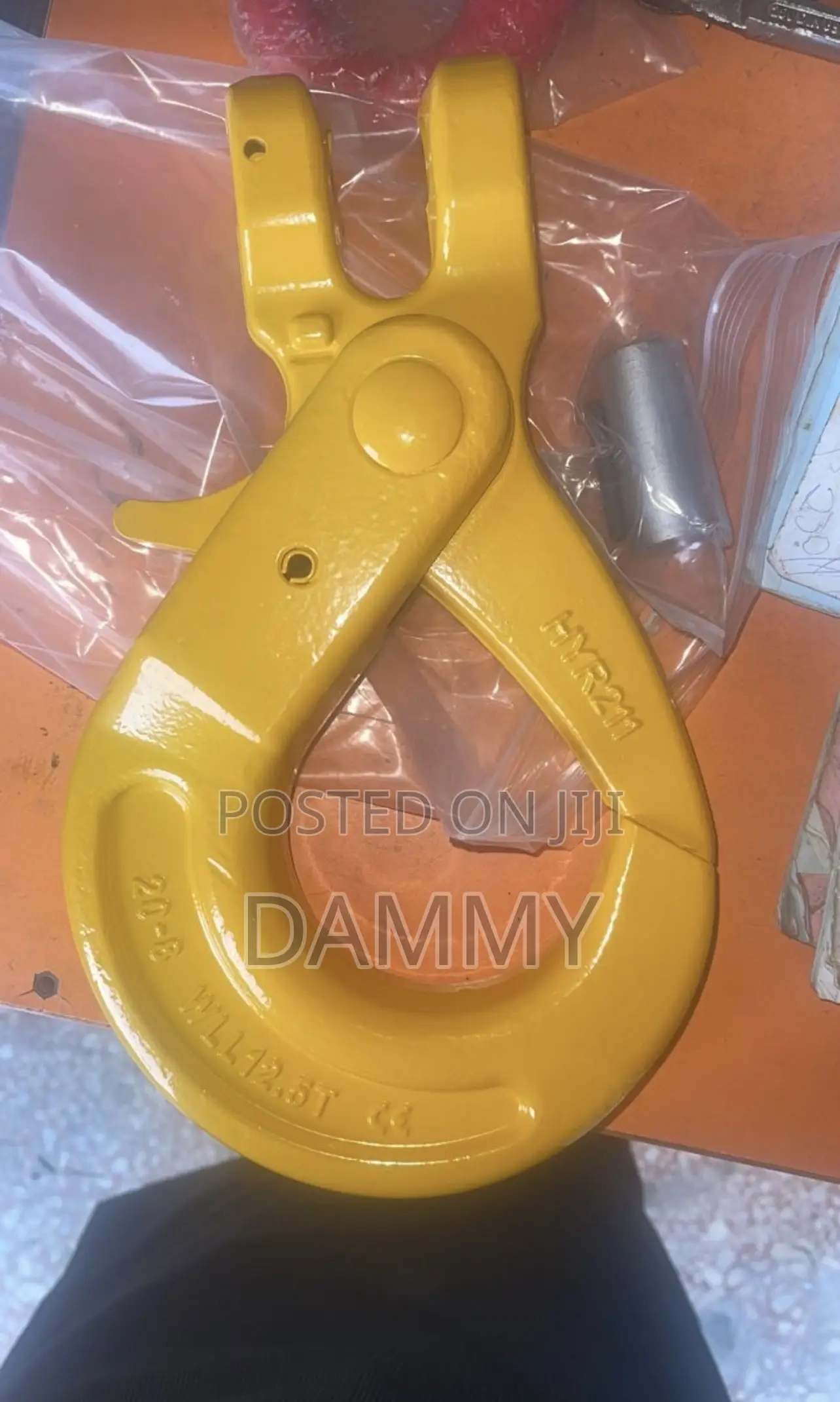 Heavy-Duty Yellow Grade 80 Clevis Self