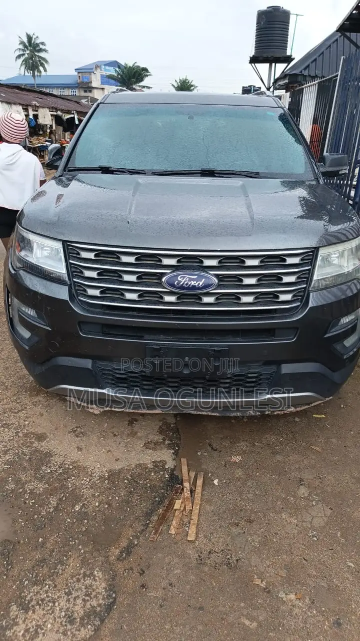 Ford Explorer 2016 Gray