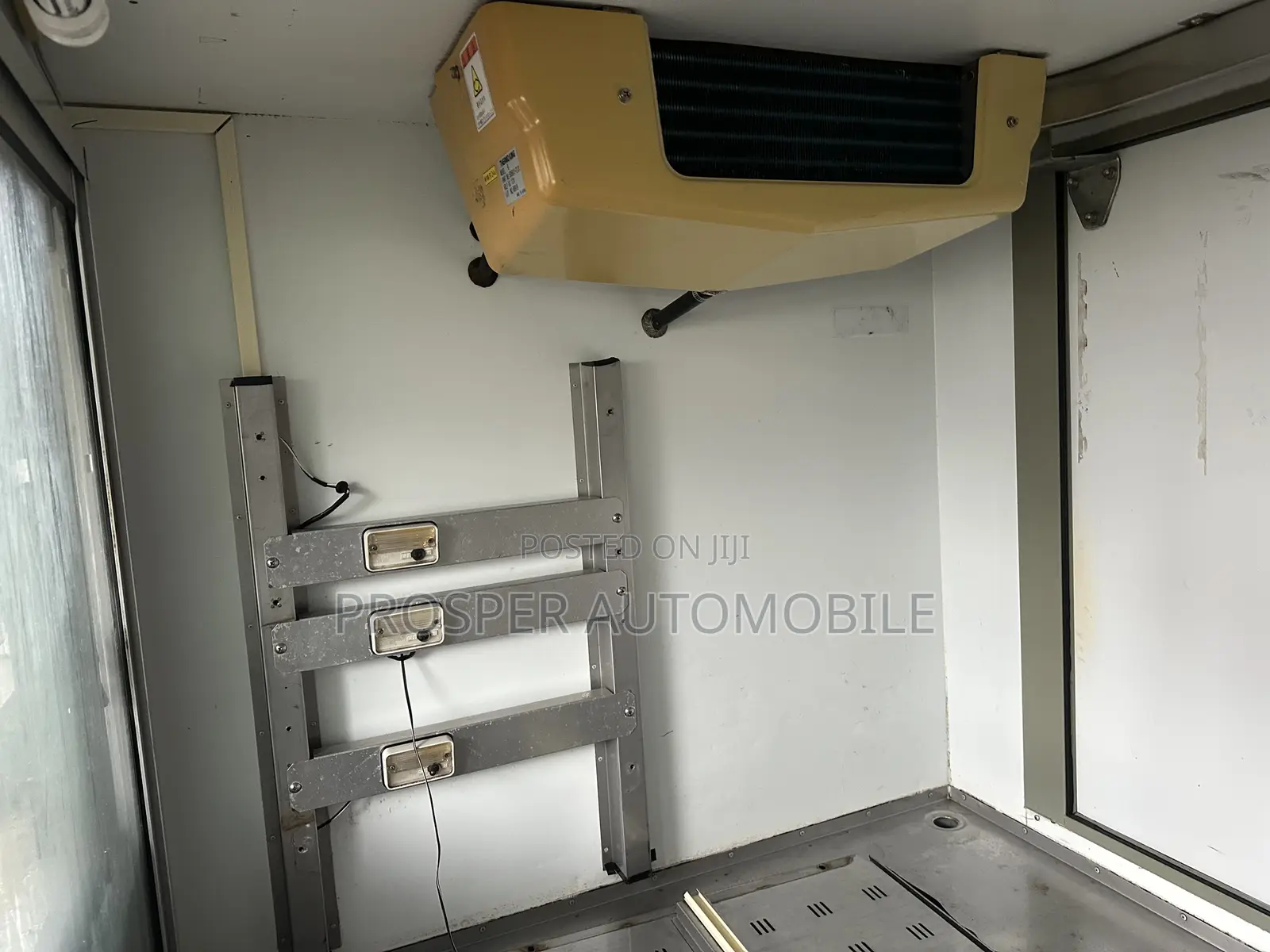 Suzuki APV Minibus 2012 White