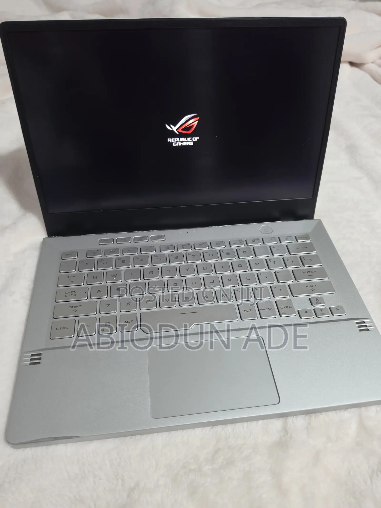 Laptop Asus ROG Zephyrus G14 24GB AMD Ryzen 9 SSD 1T