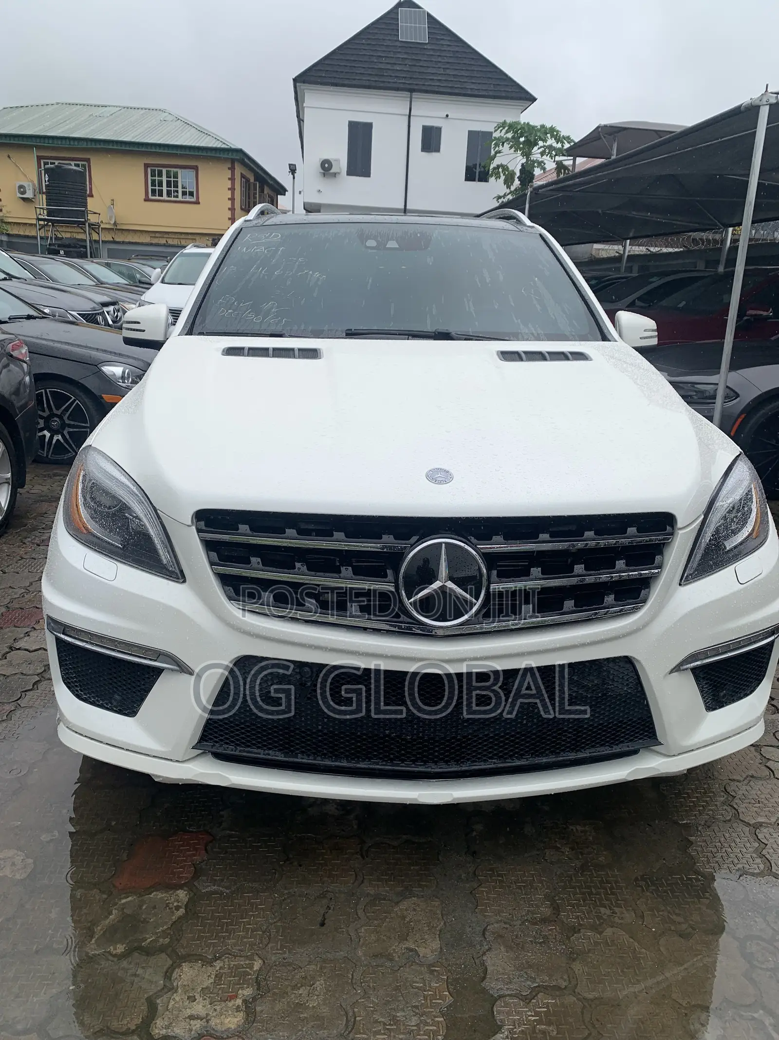 Mercedes-Benz M Class ML63 AMG 4dr SUV AWD (5.5L 8cyl Turbo 7A) 2015