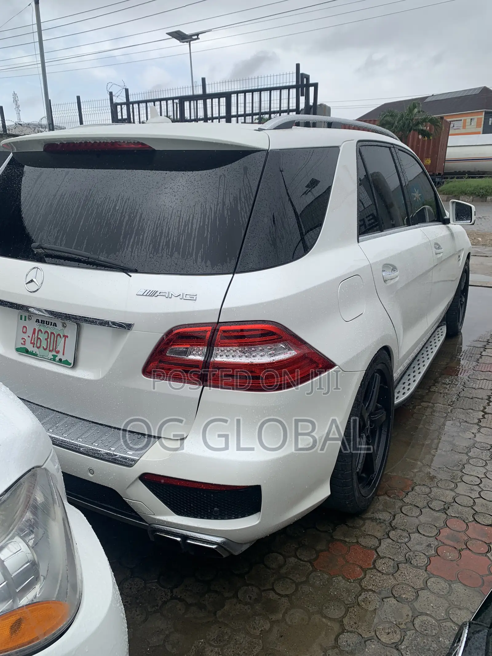 Mercedes-Benz M Class ML63 AMG 4dr SUV AWD (5.5L 8cyl Turbo 7A) 2015