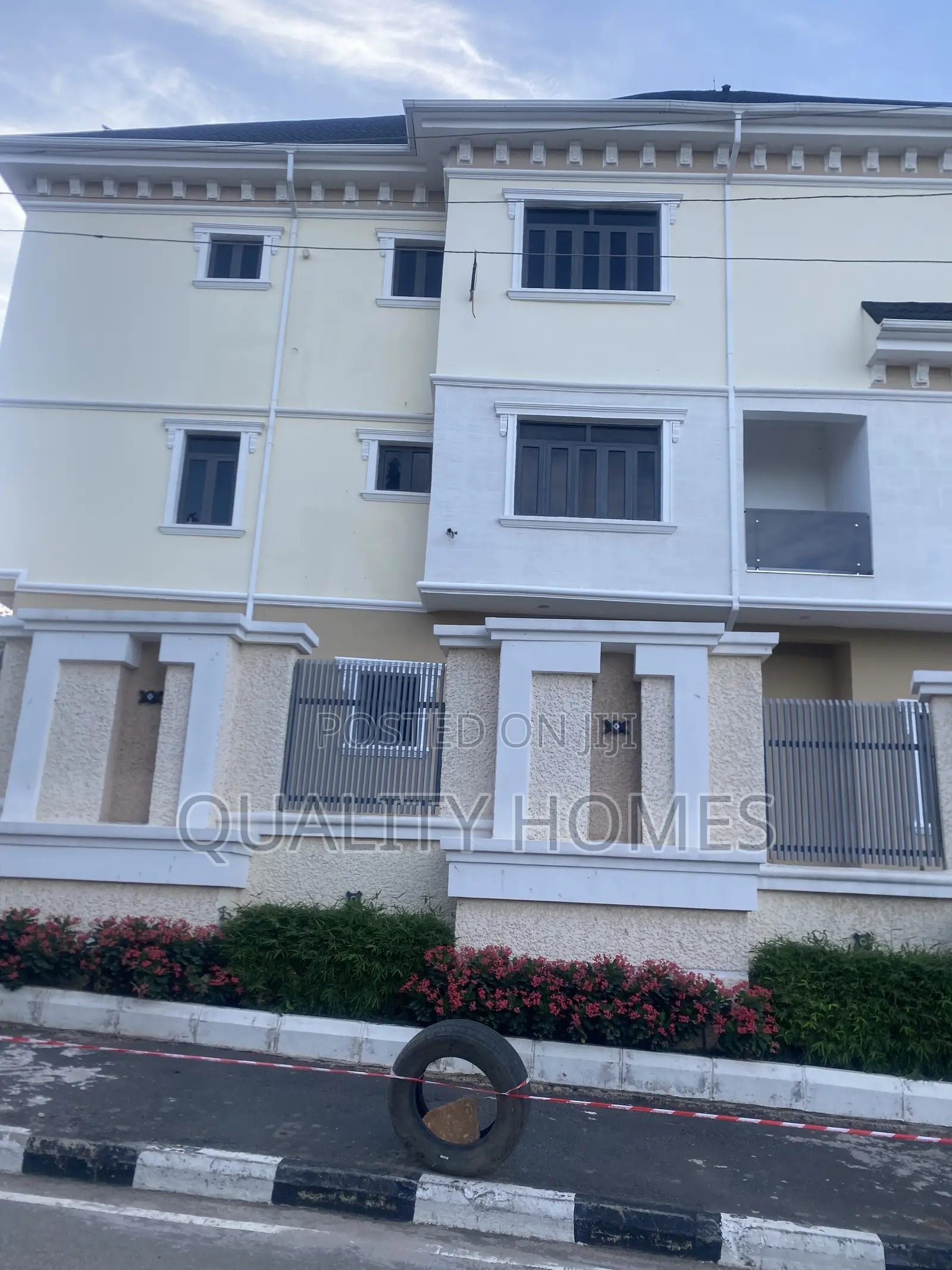 Furnished 8bdrm Duplex in Nelson Madala 15, Abuja (FCT) for sale