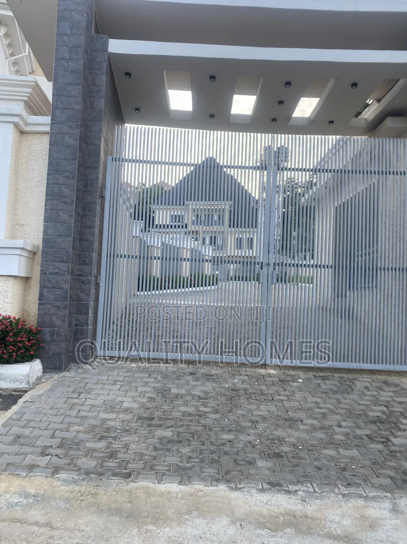 Furnished 8bdrm Duplex in Nelson Madala 15, Abuja (FCT) for sale