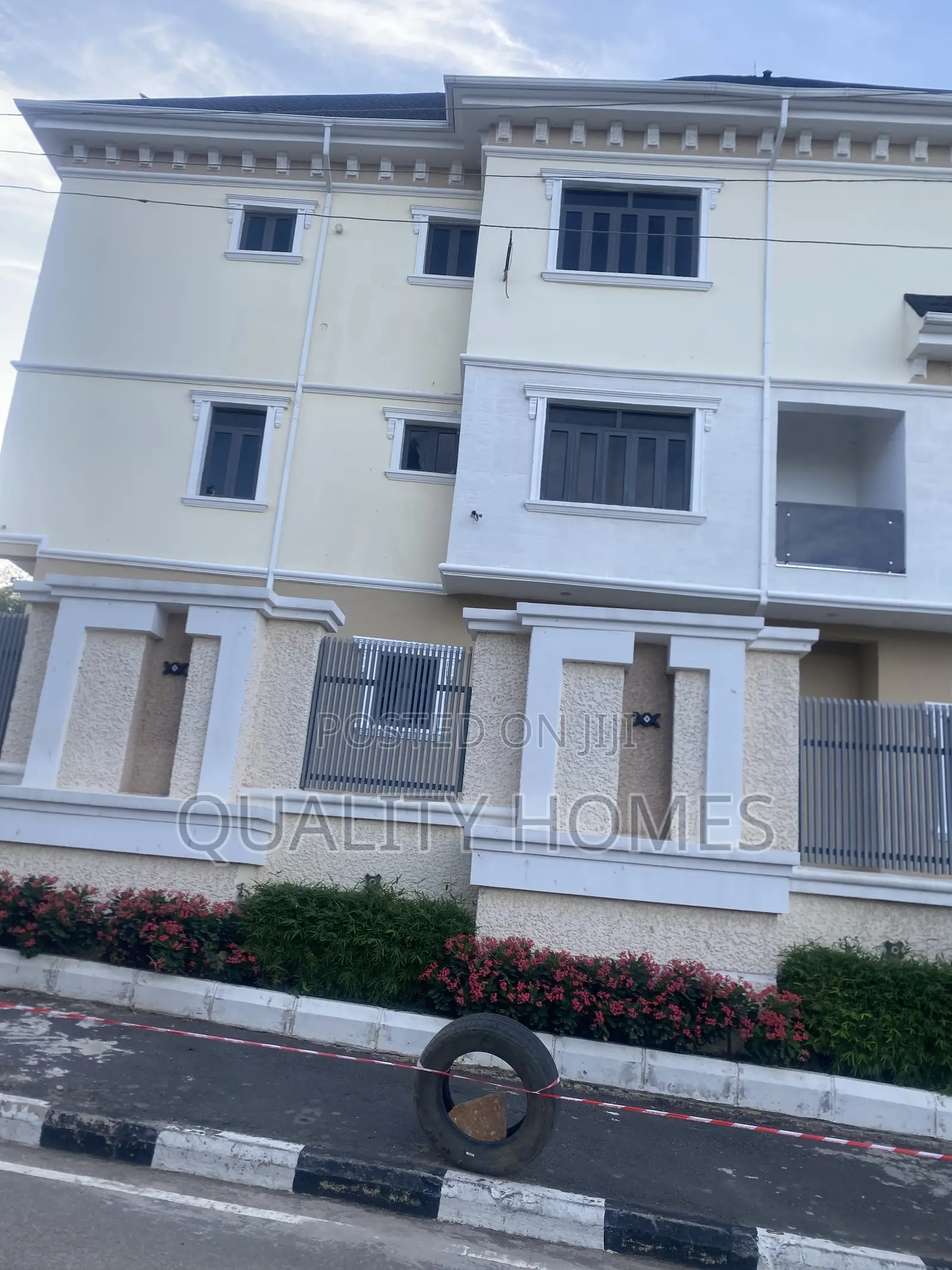 Furnished 8bdrm Duplex in Nelson Madala 15, Abuja (FCT) for sale