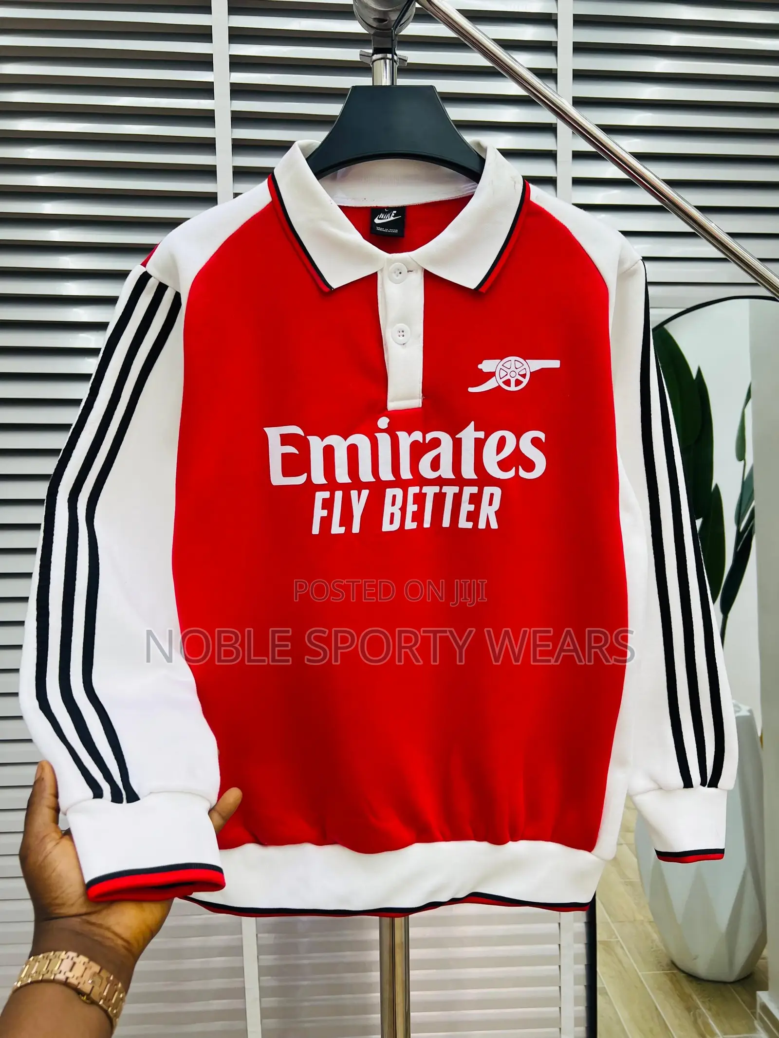 Arsenal Sweatshirt (Blue Stripe on Sleeve)