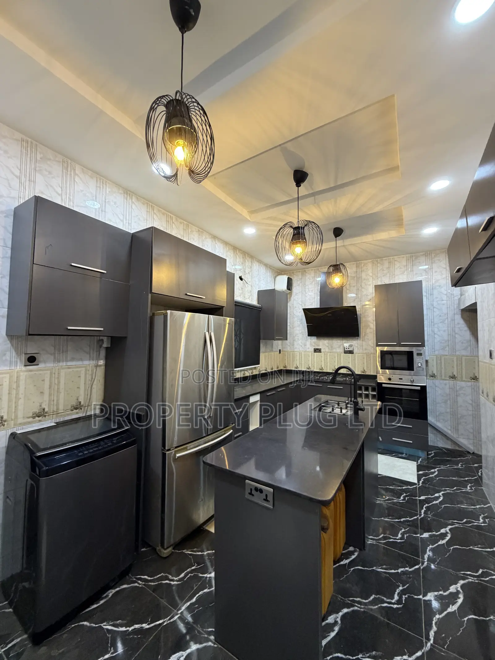 Furnished 3bdrm Duplex in Idu for sale