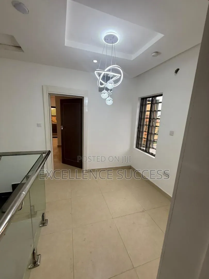 4bdrm Duplex in GRA Phase 1 for sale