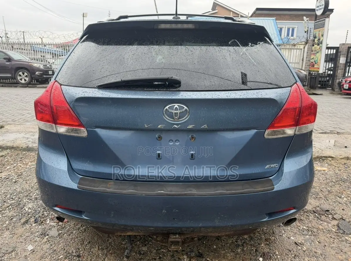 Toyota Venza AWD 2010 Blue