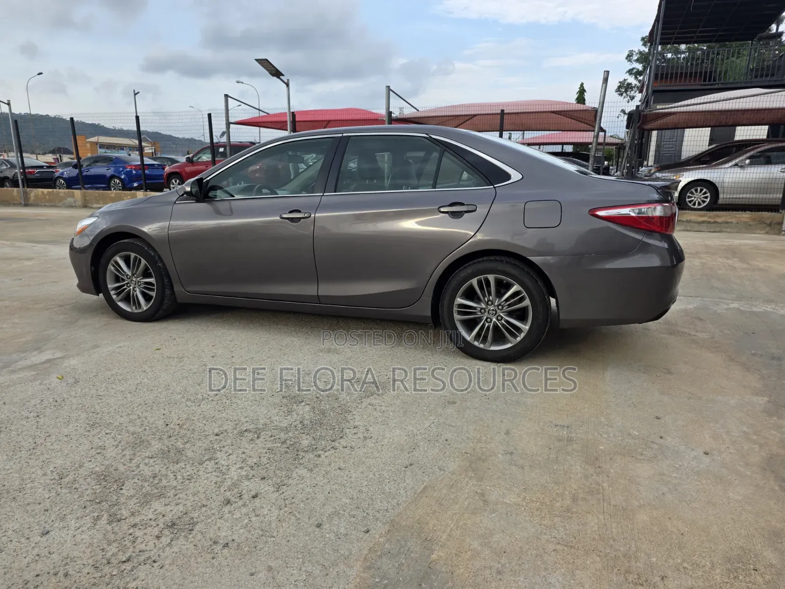 Toyota Camry SE 4dr Sedan (2.5L 4cyl 6A) 2016 Gray