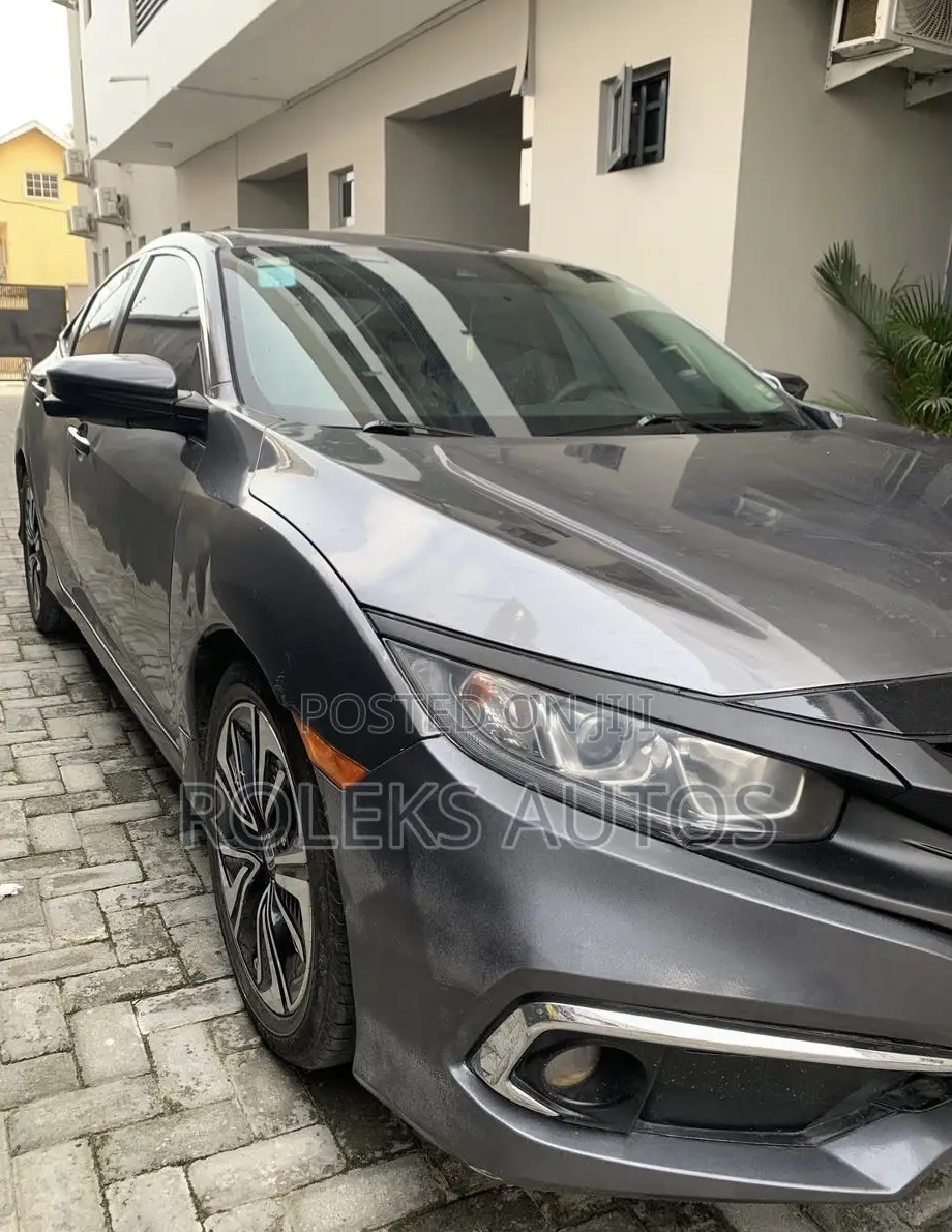 Honda Civic Sport Touring 4dr Hatchback (1.5L 4cyl) 2017 Gray