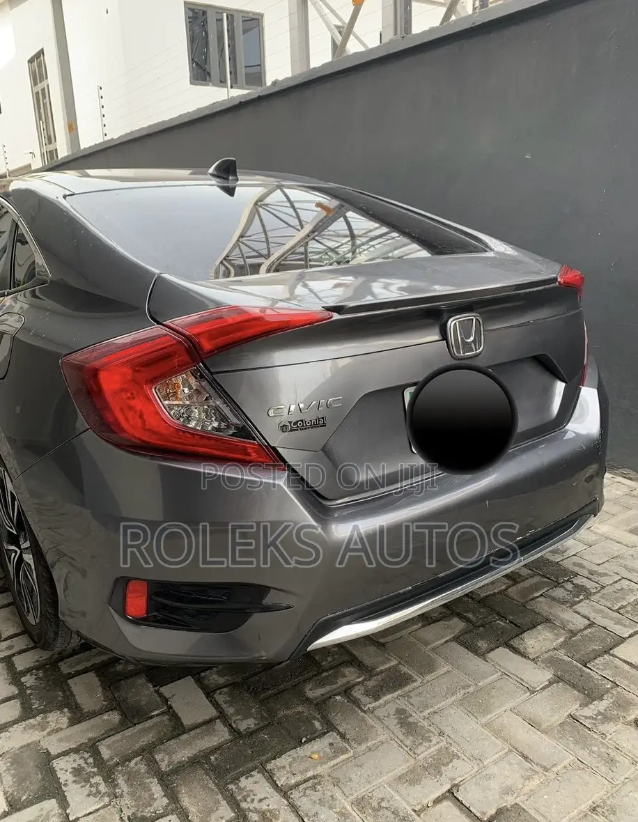Honda Civic Sport Touring 4dr Hatchback (1.5L 4cyl) 2017 Gray