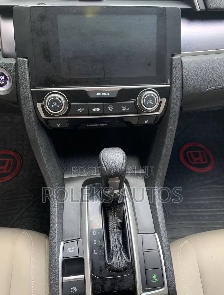 Honda Civic Sport Touring 4dr Hatchback (1.5L 4cyl) 2017 Gray