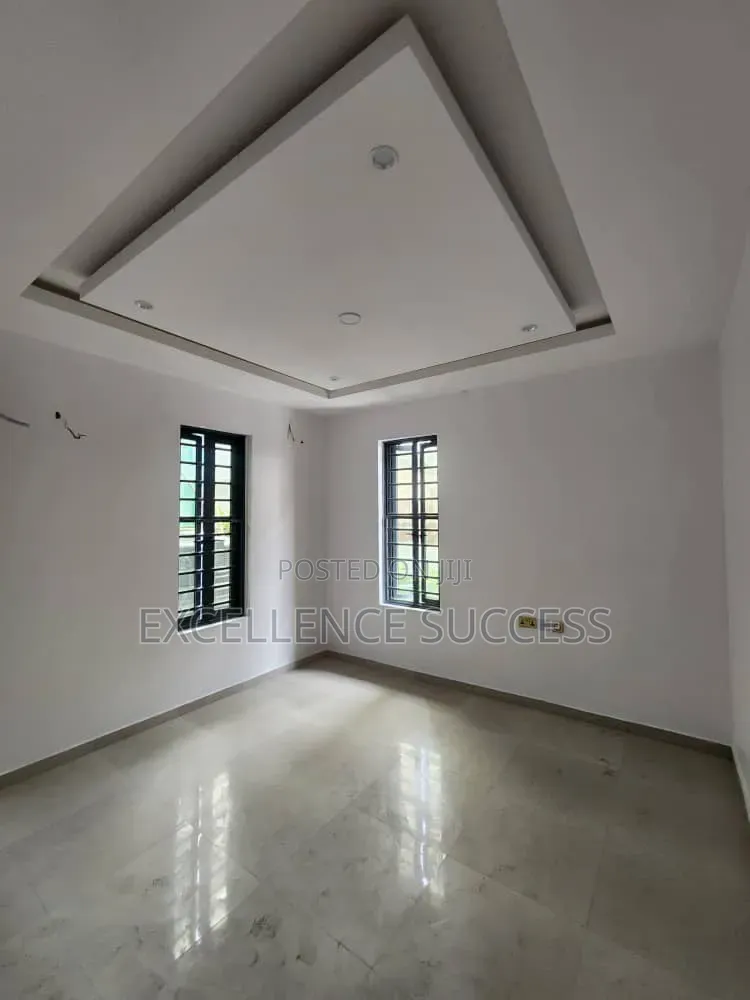 4bdrm Duplex in GRA Phase 1 for sale