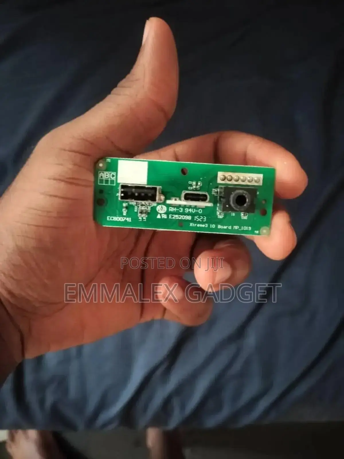 Extreme 3 Charging Panel