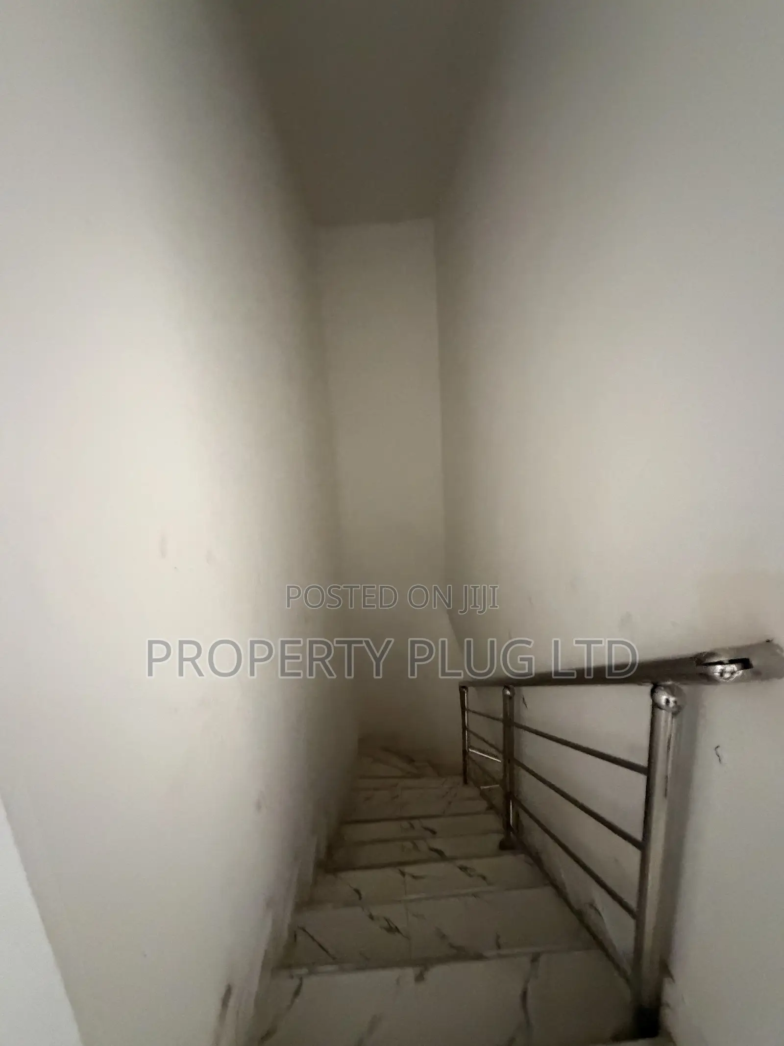 4bdrm Townhouse/Terrace in Idu for sale