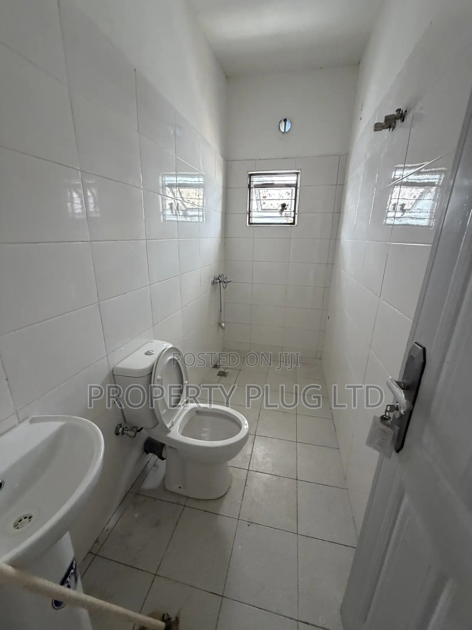 4bdrm Townhouse/Terrace in Idu for sale