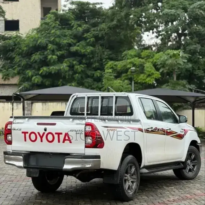 Bucket Mat For 2025 Model Hilux