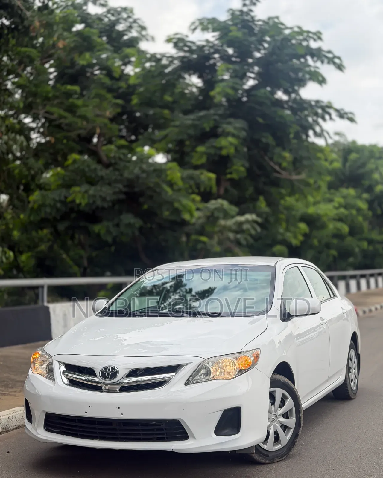 Toyota Corolla LE 4dr Sedan (1.8L 4cyl 4A) 2011 White