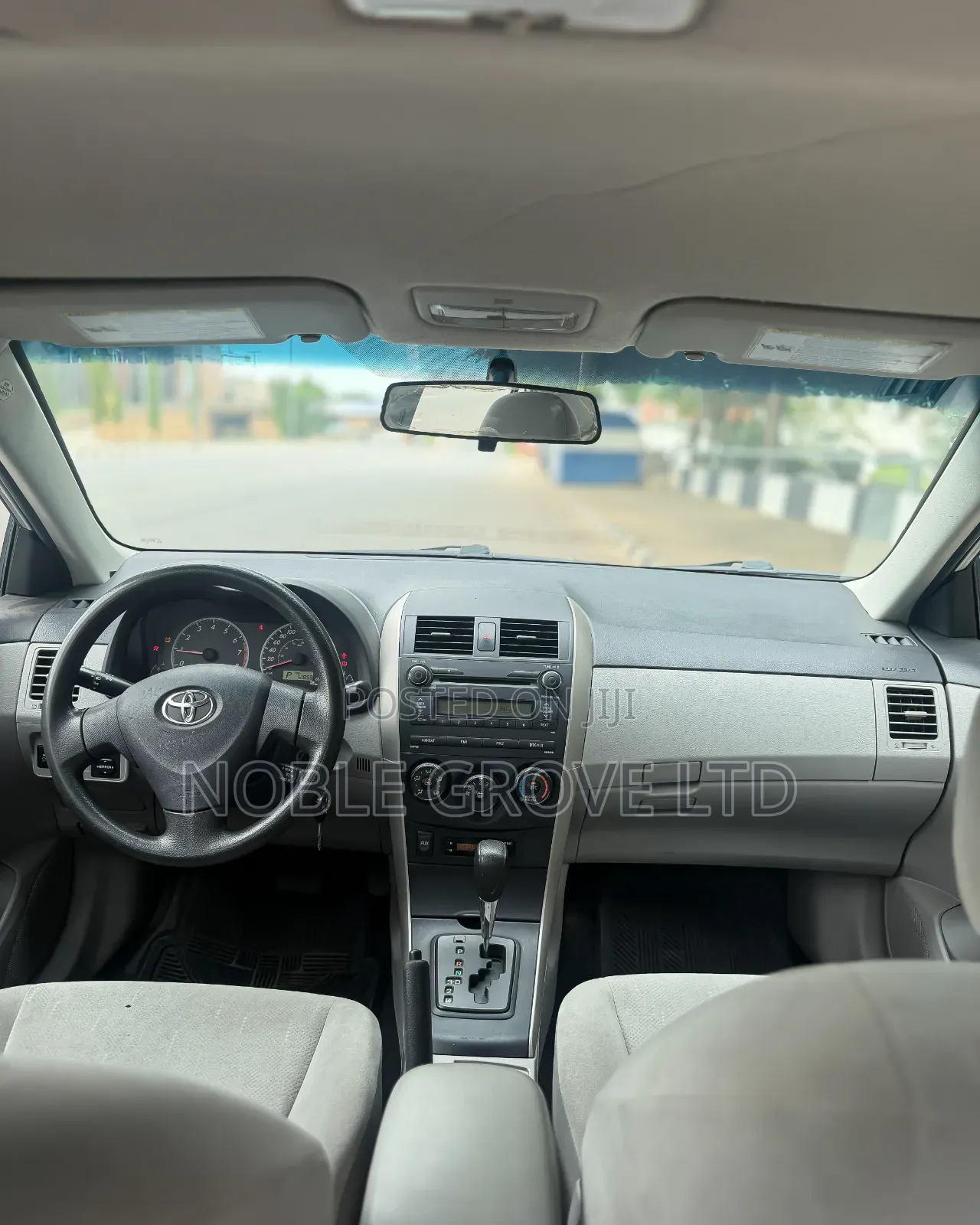 Toyota Corolla LE 4dr Sedan (1.8L 4cyl 4A) 2011 White