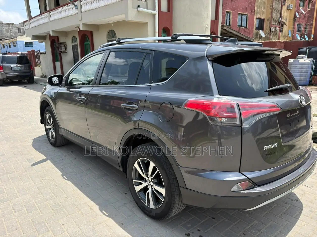 Toyota RAV4 XLE AWD (2.5L 4cyl 6A) 2017 Gray