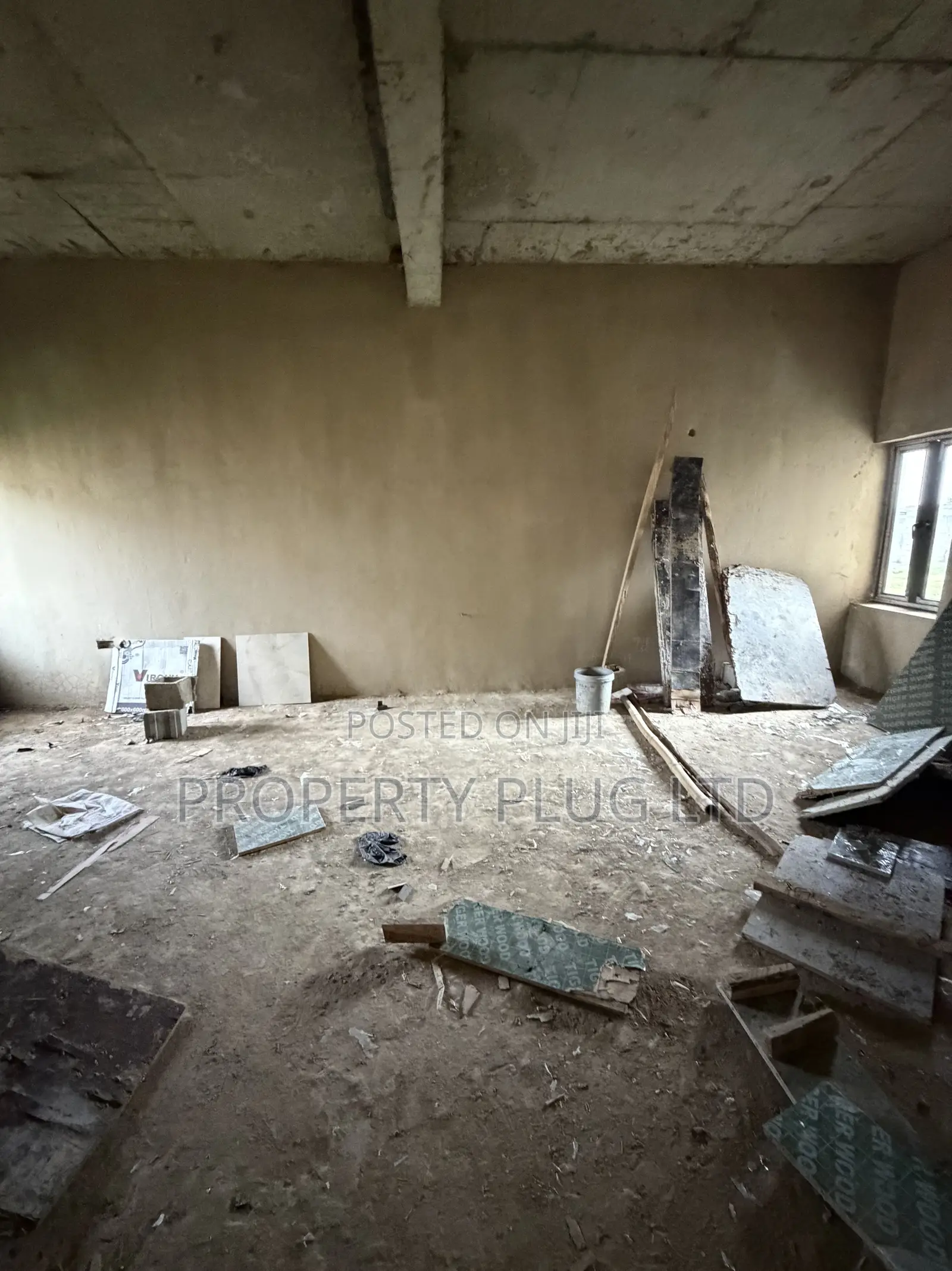 4bdrm Duplex in Life Camp for sale