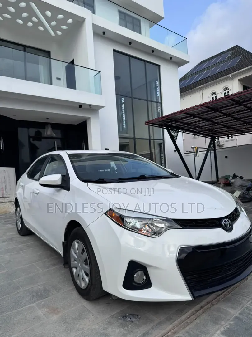 Toyota Corolla LE Premium 4dr Sedan (1.8L 4cyl CVT) 2014 White