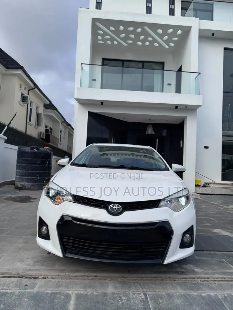 Toyota Corolla LE Premium 4dr Sedan (1.8L 4cyl CVT) 2014 White