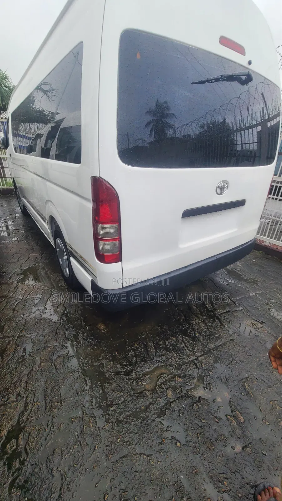 Toyota HiAce 2015 White