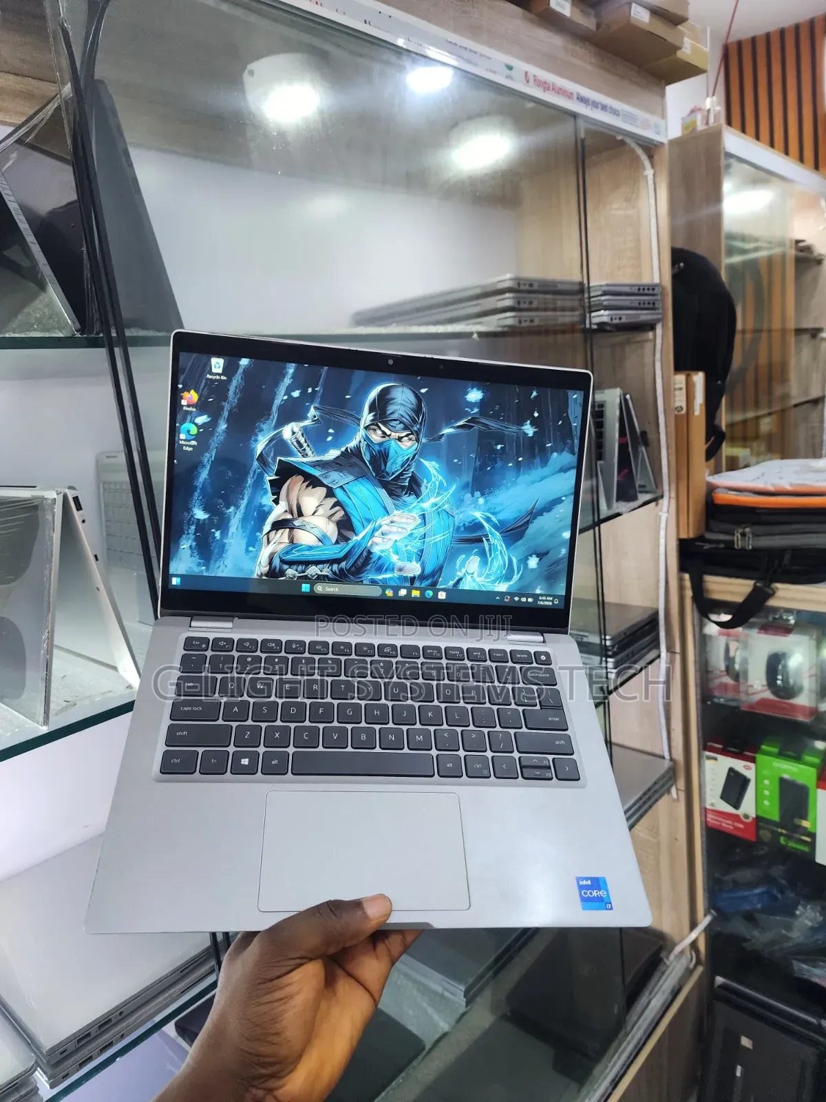 Laptop Dell Latitude 5320 2-in-1 32GB Intel Core i7 SSD 256GB