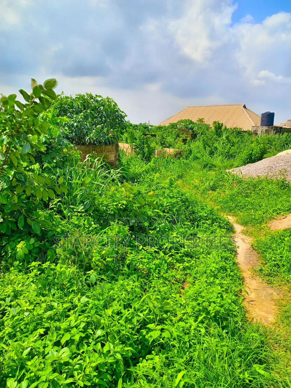 Half Plots of Land for Sale in Tipper Gar Akute With Granite and Sand