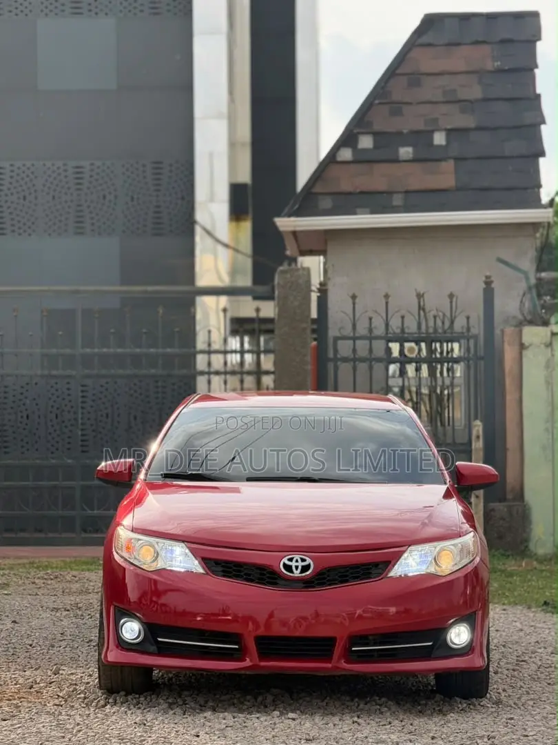 Toyota Camry SE 4dr Sedan (2.5L 4cyl 6A) 2012 Red