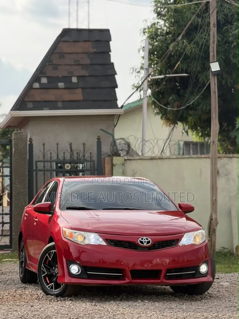 Toyota Camry SE 4dr Sedan (2.5L 4cyl 6A) 2012 Red