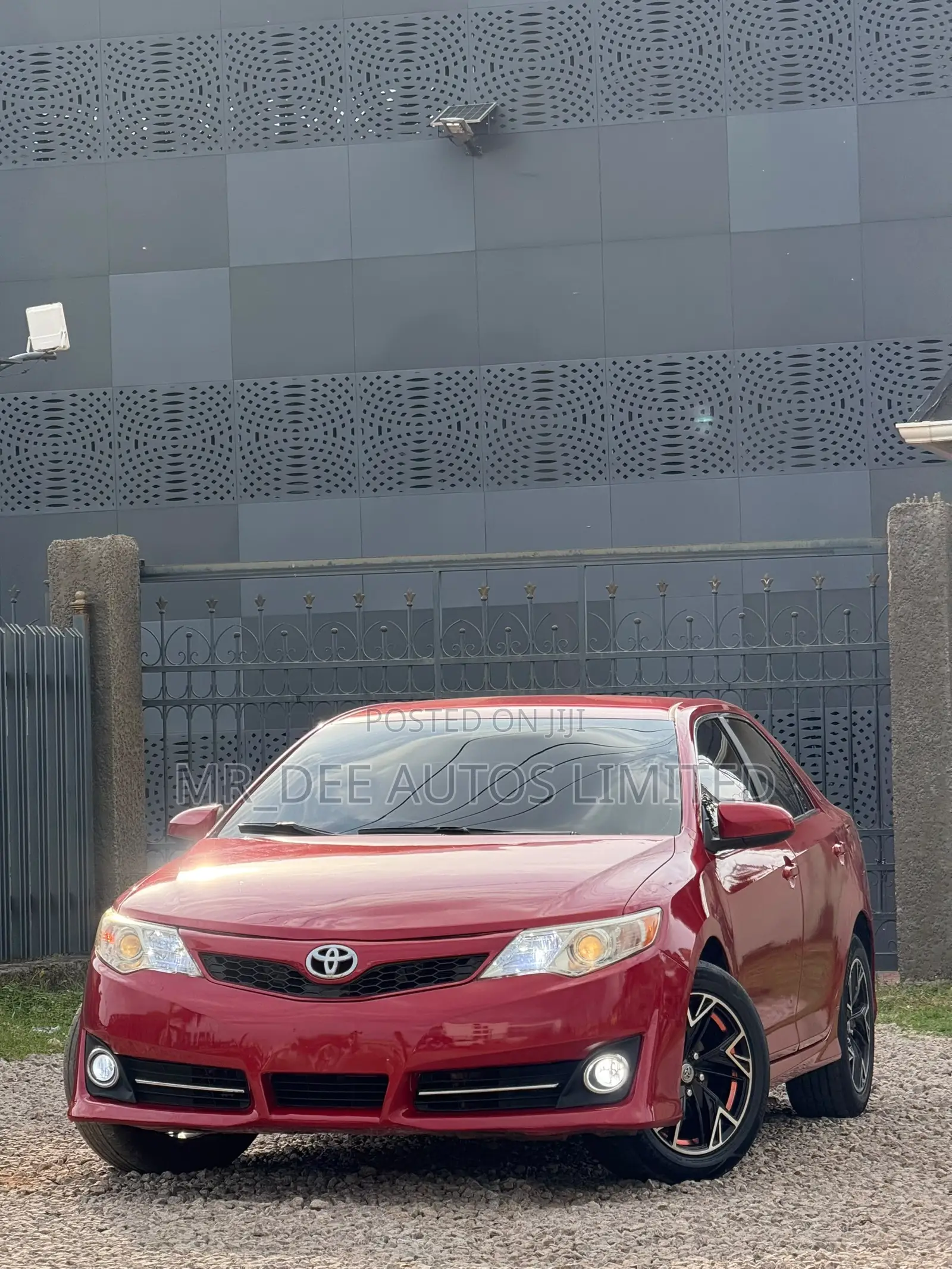 Toyota Camry SE 4dr Sedan (2.5L 4cyl 6A) 2012 Red