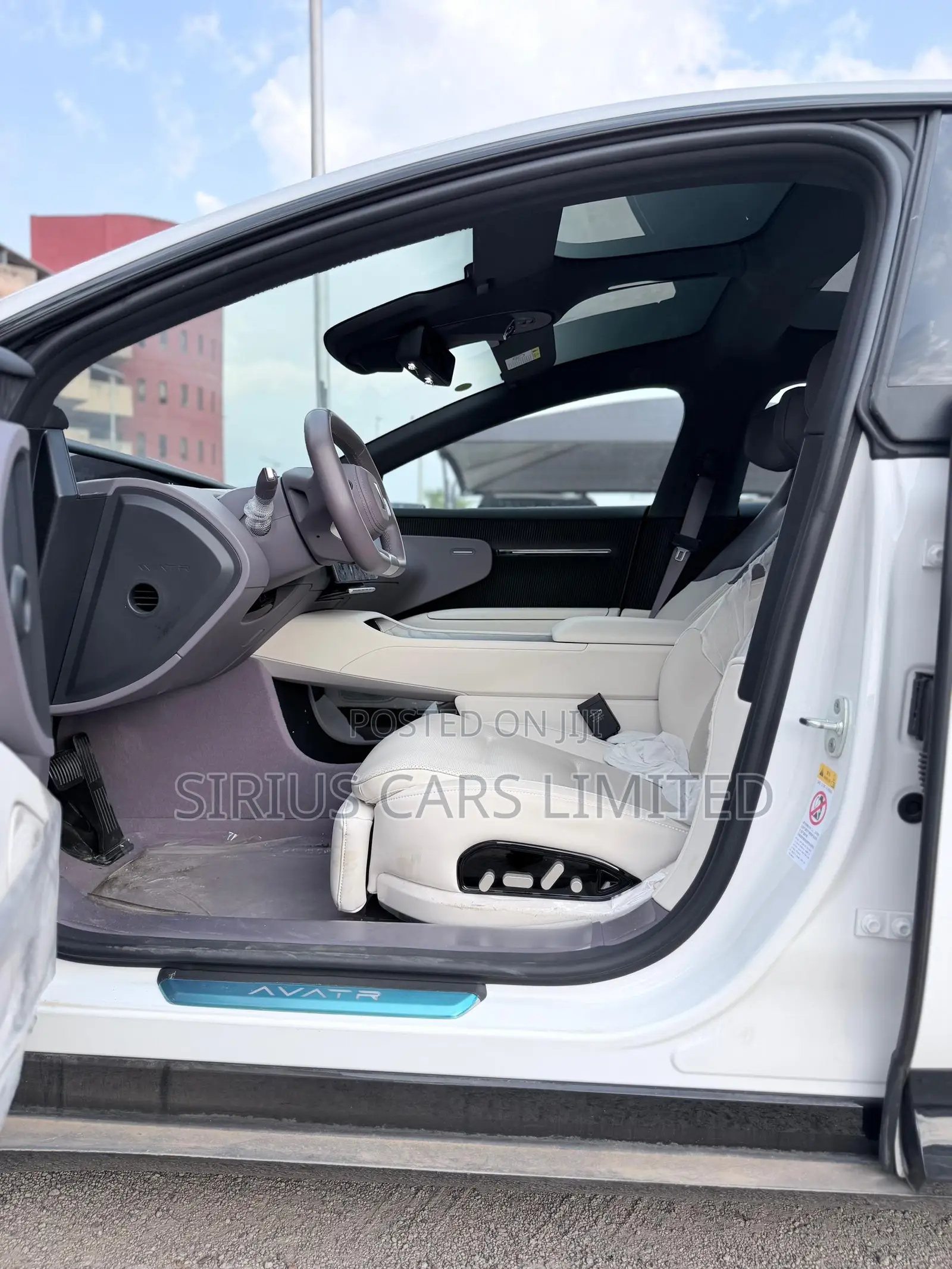 New Avatr 12 2025 White
