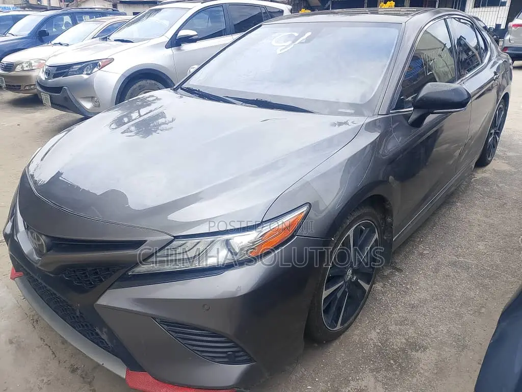Toyota Camry XSE FWD (2.5L 4cyl 8AM) 2018 Gray