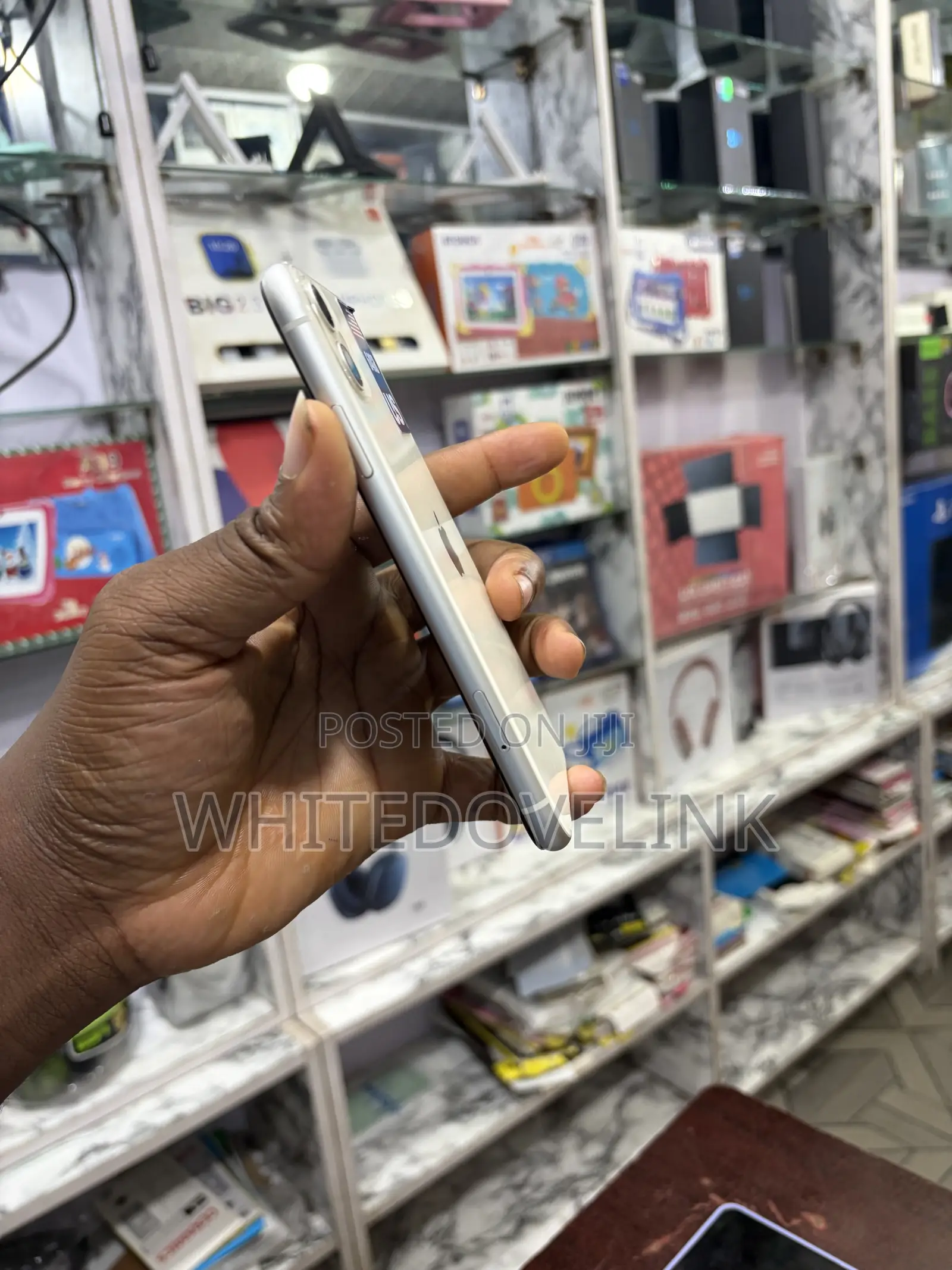 Apple iPhone 11 64 GB White