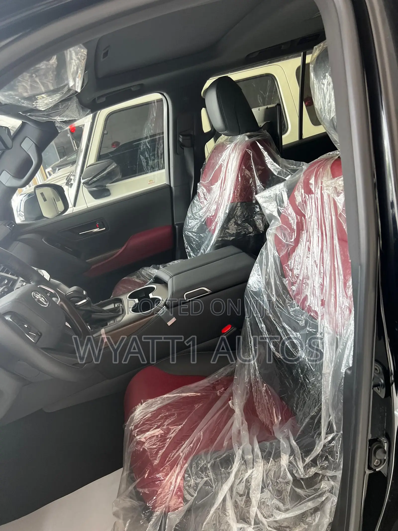 Toyota Land Cruiser LC300 2024 Black