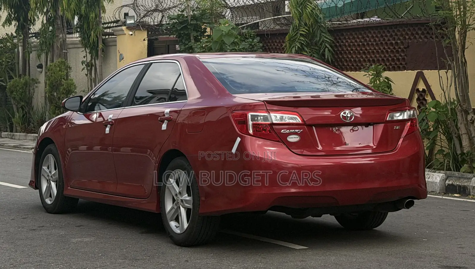 Toyota Camry SE 4dr Sedan (2.5L 4cyl 6A) 2013 Red