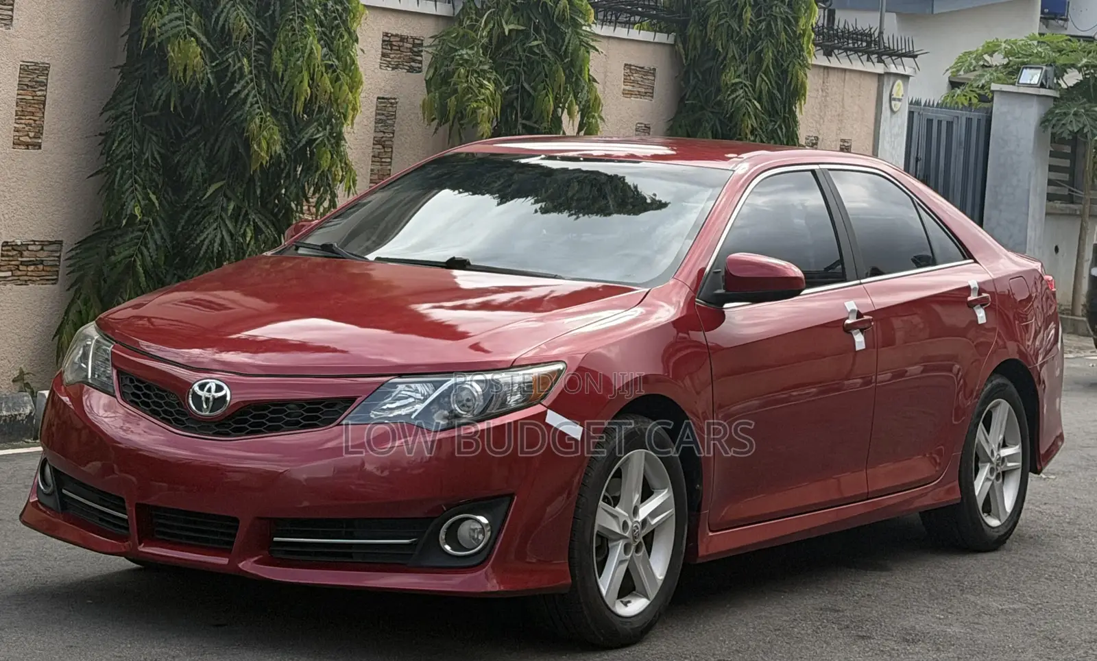 Toyota Camry SE 4dr Sedan (2.5L 4cyl 6A) 2013 Red
