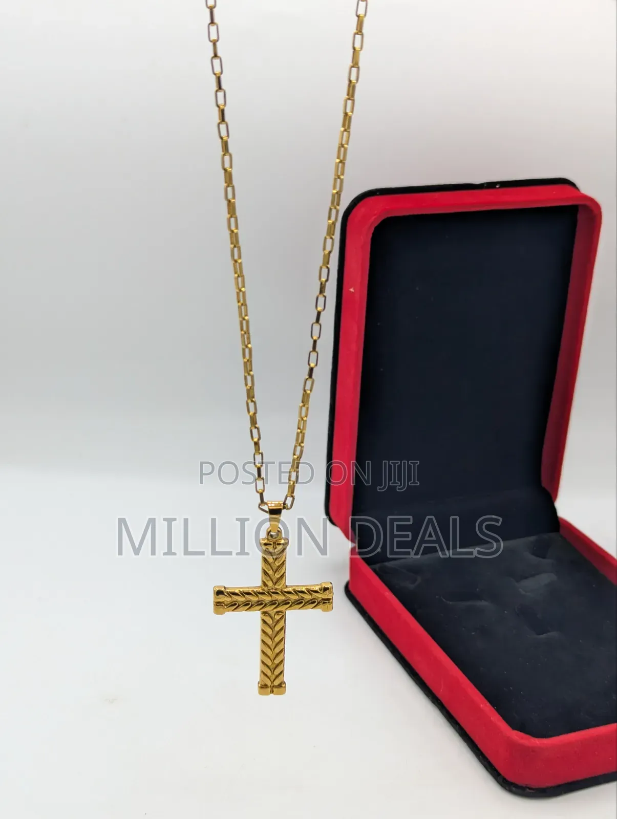 Trendy Vogue Cross Pendant Stylish Men's Neckpiece