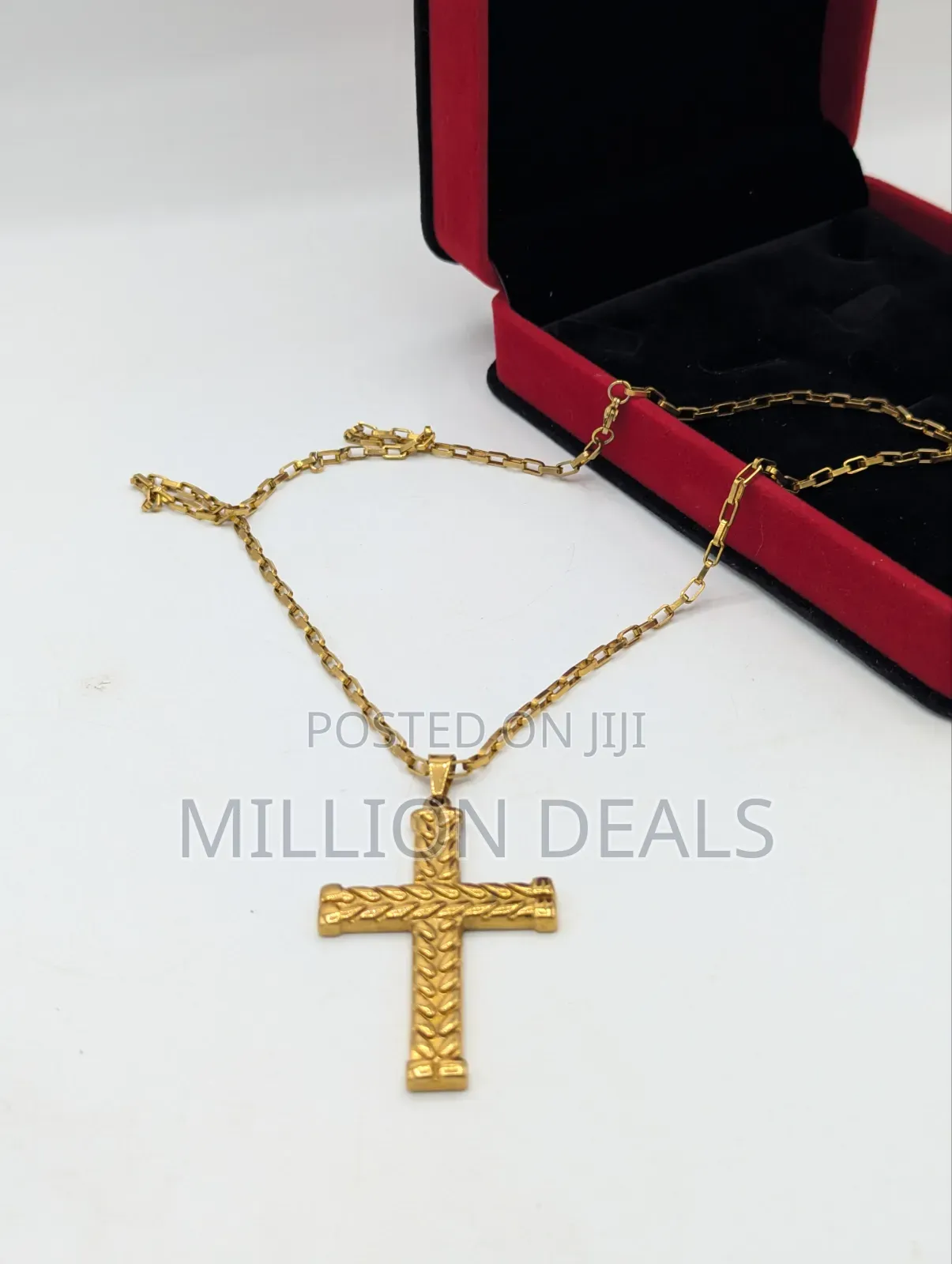 Trendy Vogue Cross Pendant Stylish Men's Neckpiece