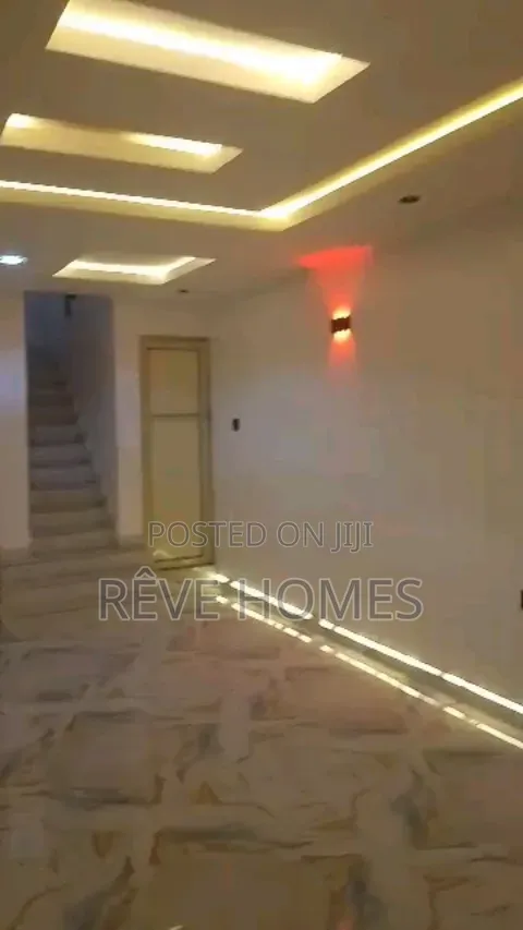 2bdrm Duplex in Shomolu / Shomolu for rent