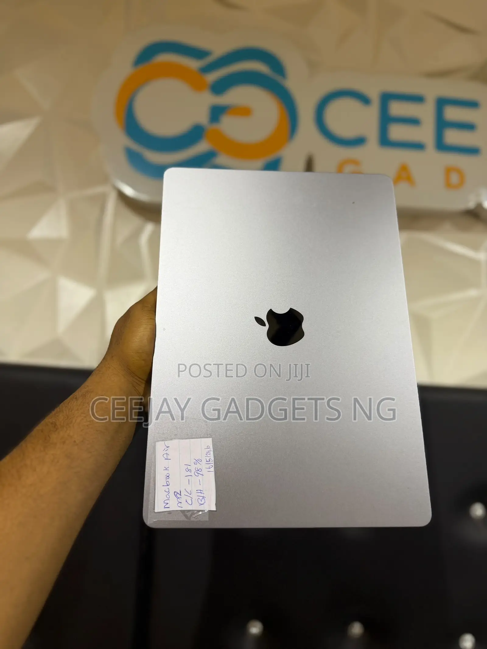 Laptop Apple MacBook Air 2023 M2 16GB Apple M2 SSD 512GB