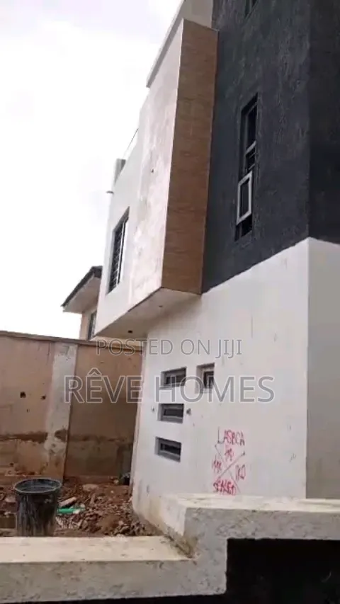 4bdrm Duplex in Phase 2 for rent