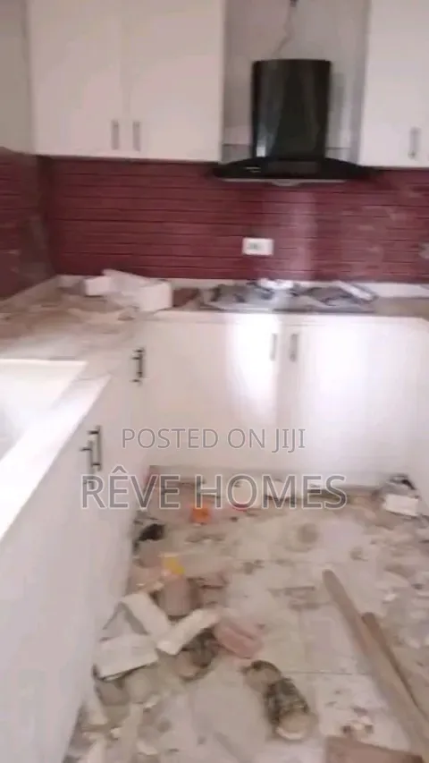 4bdrm Duplex in Phase 2 for rent