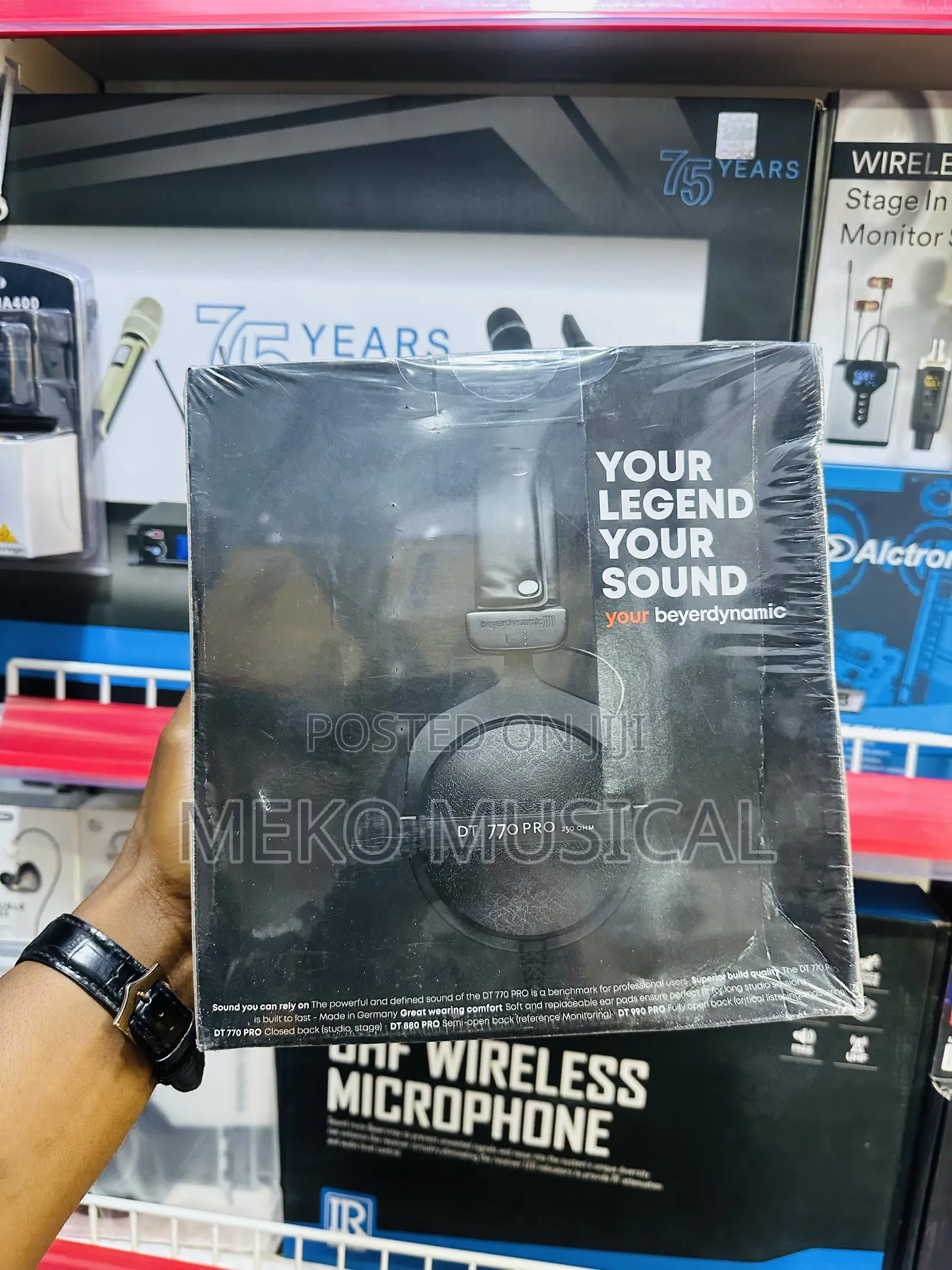 Beyerdynamic Dt 770 Pro 80 Ohm Over-Ear Studio Headphones