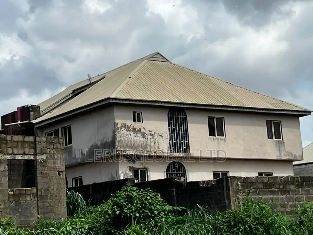 12bdrm Block of Flats in Ikorodu Garage for sale